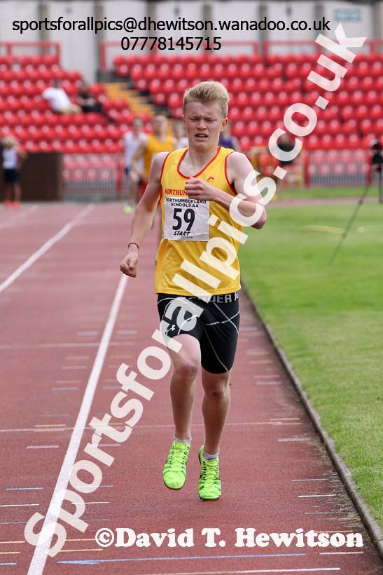Boys 800 metres, Northern Inter-County Schools, Gateshead International Stadum. Photo: David T. Hewitson/Sports for All Pics